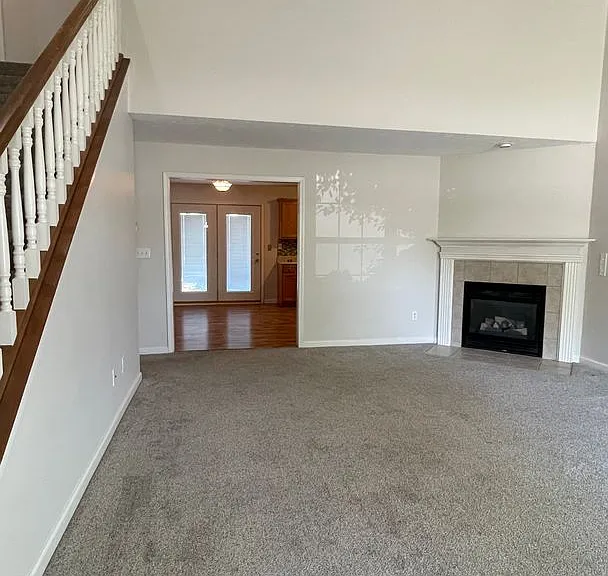 1983 Ellison Dr — Photo 3