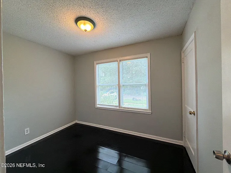8028 Delaware Ave — Photo 12