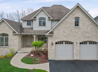 35 Beech Dr, Lake Zurich, IL 60047