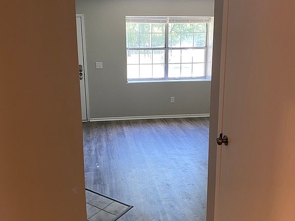 4th image of 6585 Cooper Meadows Rd #6585