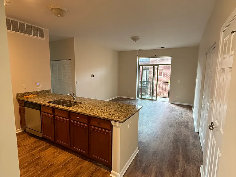 328 E 25th Pl #3W — Photo 3