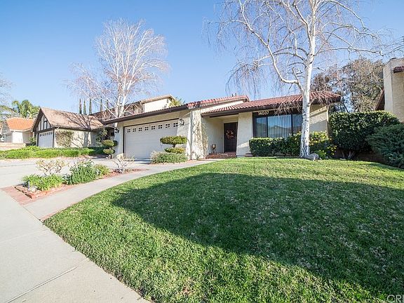 Well maintained neighborhood of single family home