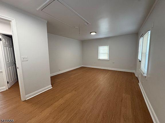 5th image of 233 Franklin Rd