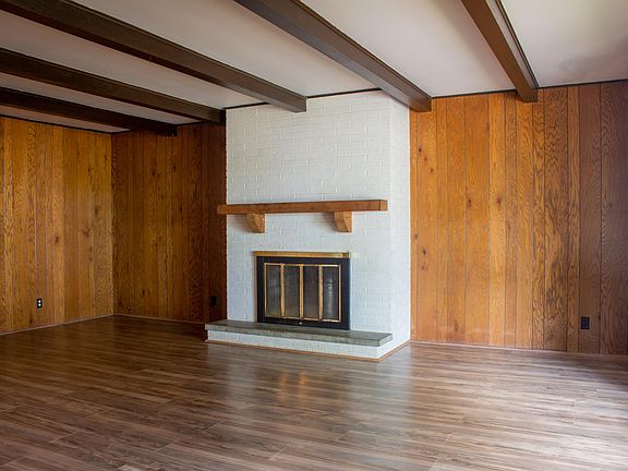 2nd image of 3620 N Saint Joseph Ave