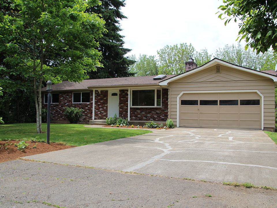 1st image of 163 SE Crestview Dr