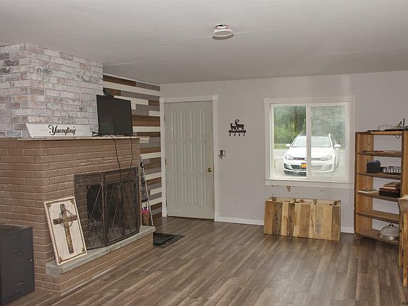 3rd image of 1171 Hudson Ave