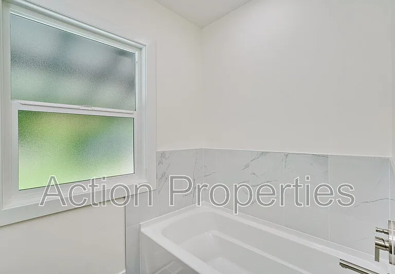207 Haight St — Photo 14