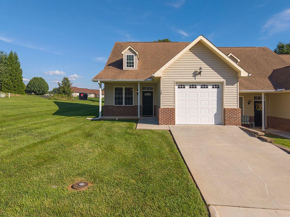 1st image of 19 Hunters Valley Ln