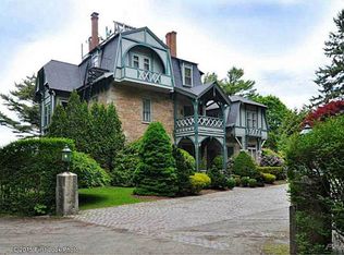 6 Howe Ave APT 2, Newport, RI 02840