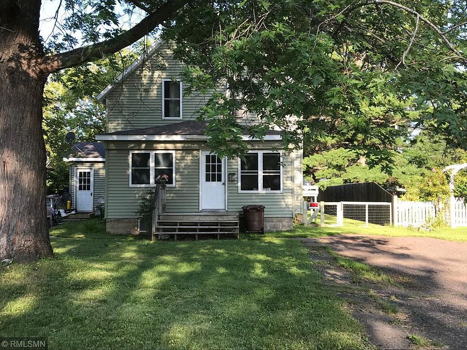 2nd image of 231 Wood St S