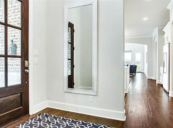 3rd image of 913 Royal Minister Blvd