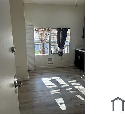 3rd image of 1327 Valencia St APT 5