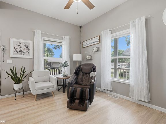 5th image of 301 Winter St
