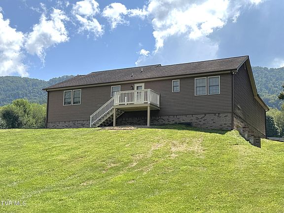 5th image of 207 Deep Springs Rd