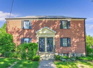 77 Pierce Rd, Watertown, MA 02472