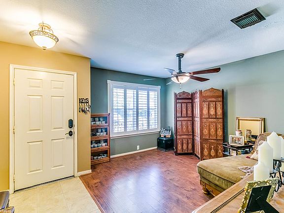 3rd image of 17431 Hoover Gardens Dr