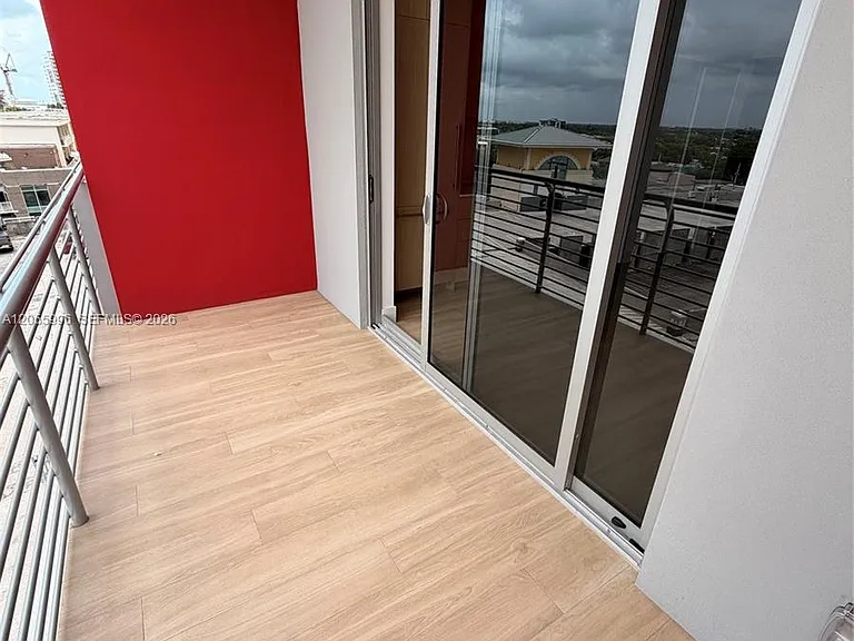 90 NE 32nd St #823 — Photo 10
