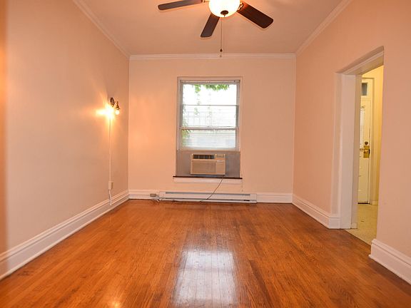 5th image of 815 N High St #17