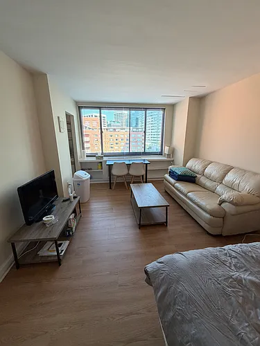1021 Arlington Blvd Photo 1