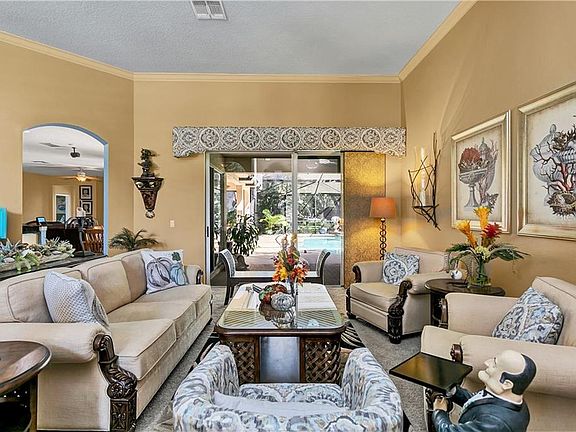 4th image of 313 Speyside Ln