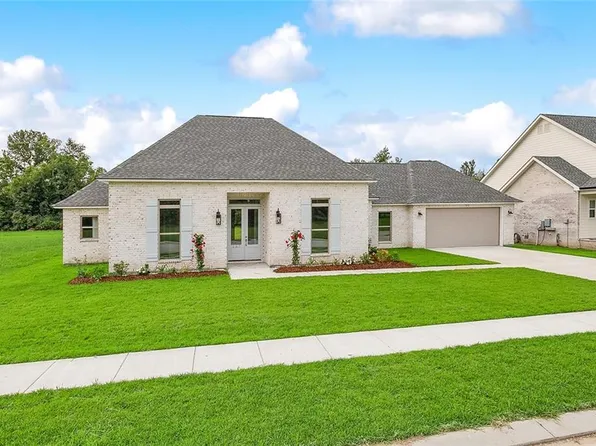 287 River Place Dr, Hahnville, LA 70057
