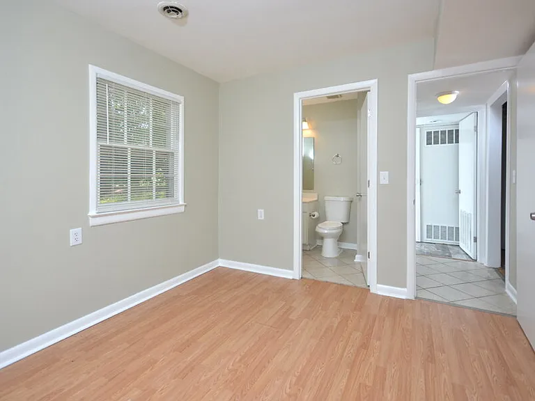 119 Monterey Ln — Photo 27