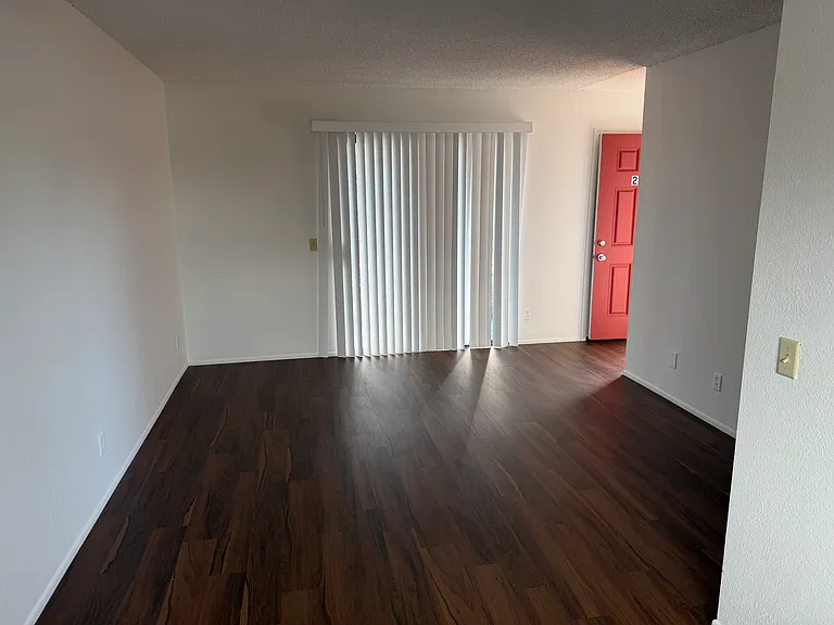 3469 N Fremont Ave #201 — Photo 8