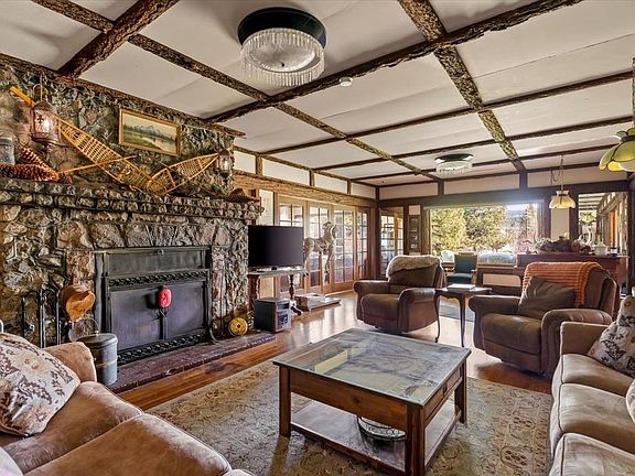 3rd image of 1008 W A Barr Rd