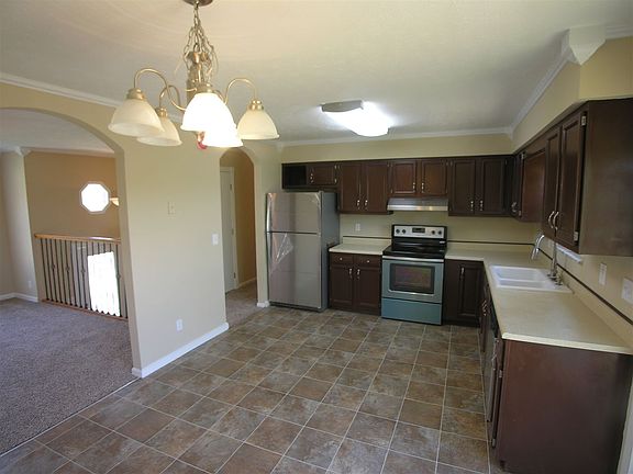 4th image of 350 Raceview Dr