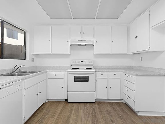3rd image of 3464 Los Mochis Way
