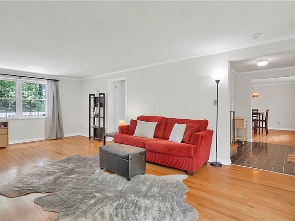 5th image of 117 Woodshire Dr