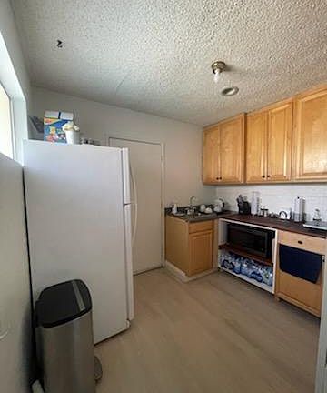4th image of 5435 Babcock Ave #1