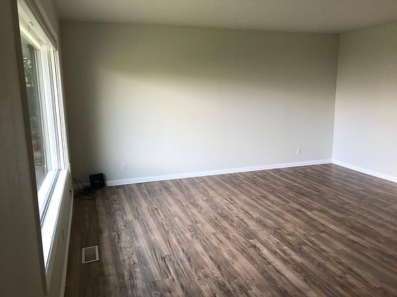 5th image of 2875 SE 75th Ave