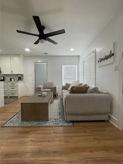 2515 Roanoke Ave — Photo 5