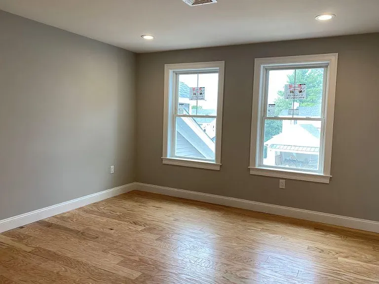 299 Lexington St #31 — Photo 8