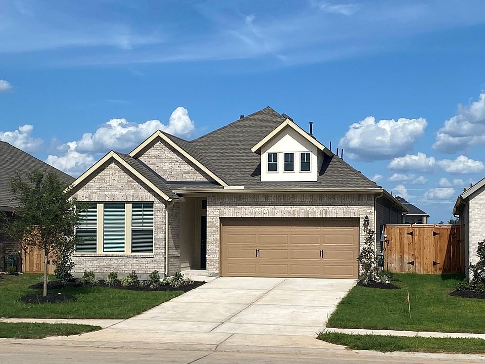Beautiful 4 bedroom home with no back neighbors, brand new, never lived in!