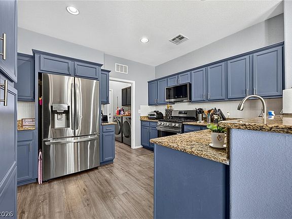 3rd image of 6684 Mojave Blush Dr