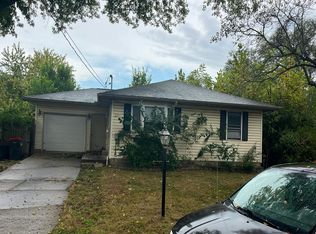 225 Sunrise Ave, Pekin, IL 61554