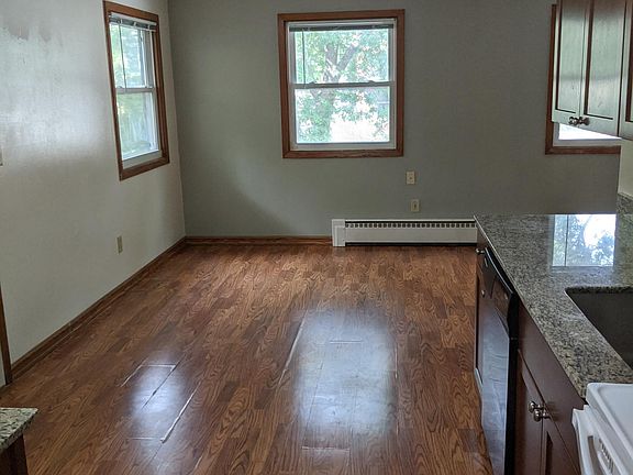 4th image of 830 Laurel Ave Unit 5
