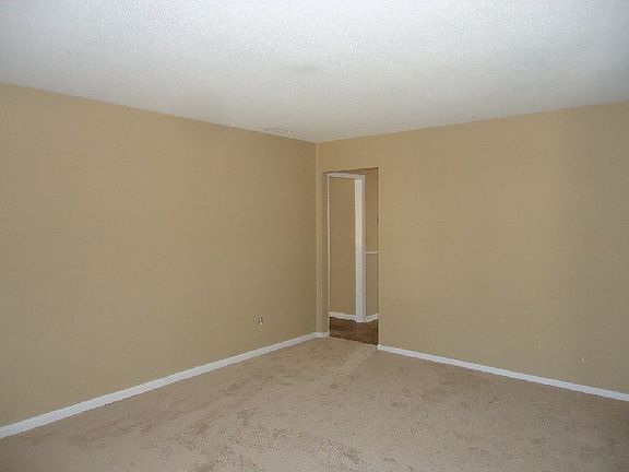 5th image of 1106 Utopia Cir