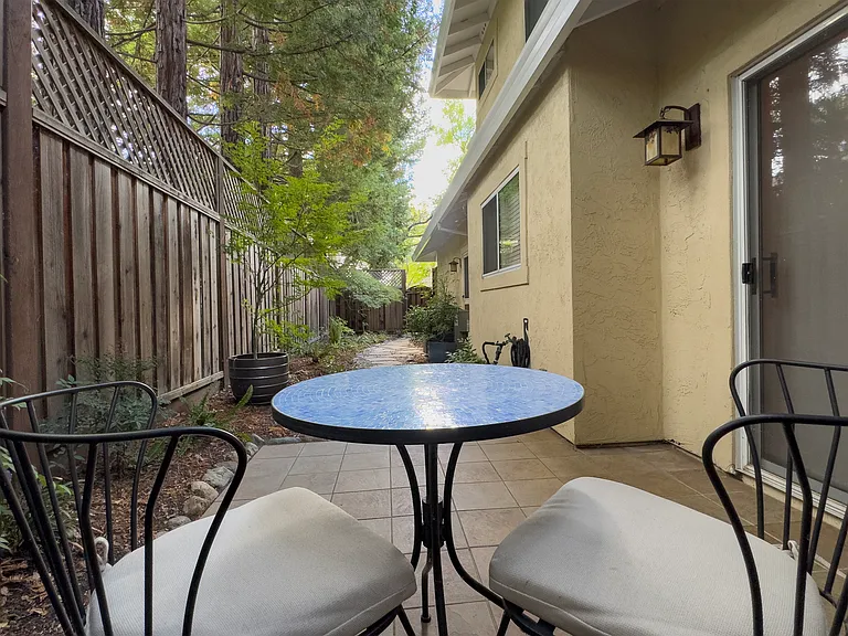 935 W Spain St #L — Photo 32