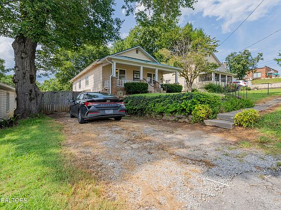 4th image of 213 Devonia St