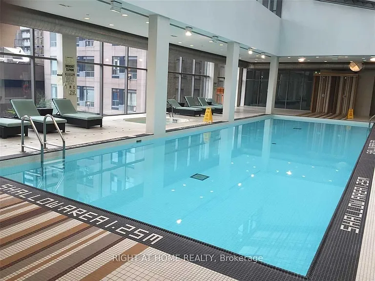 37 Grosvenor St #2905 — Photo 21