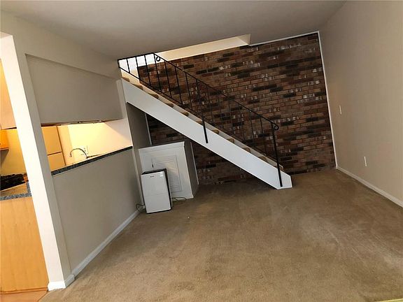 3rd image of 36 Milrace Dr