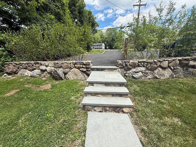 18 Lakeview Rd #B — Photo 4