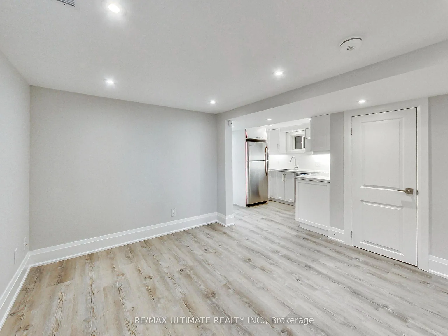 2 bed, $1,900 — Photo 3