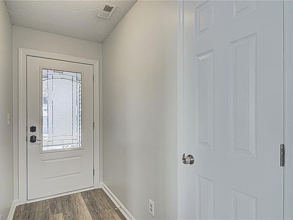 3rd image of 5318 Summerwood Dr