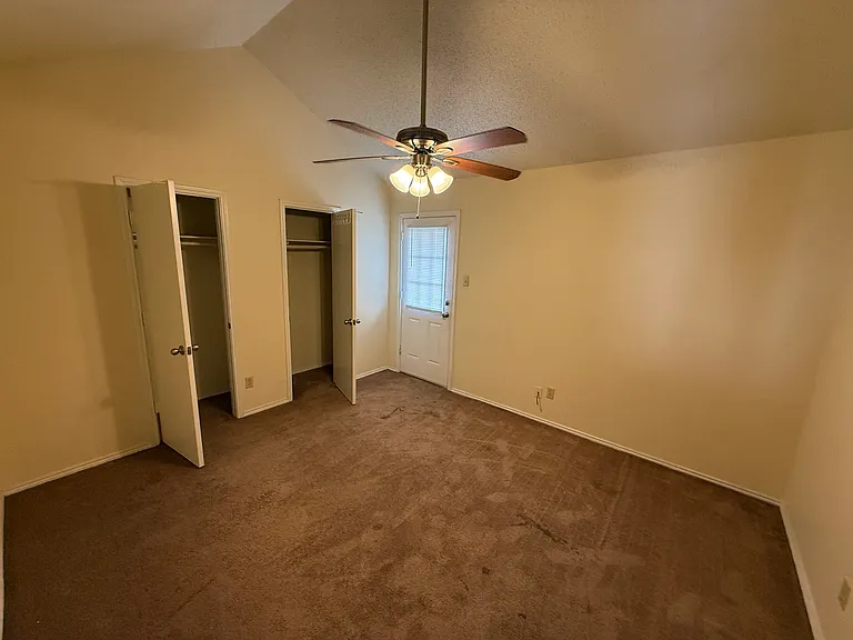 730 Bluebonnet Dr #B — Photo 10