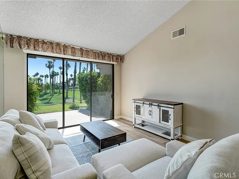 39856 Narcissus Way — Photo 8