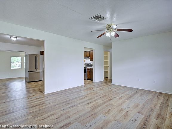 5th image of 1221 Forest Rd